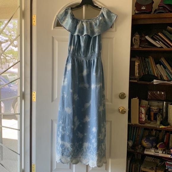 MAX JEANS maxi dress, size XL, bleached chambray embroidery preowned - Picture 1 of 14